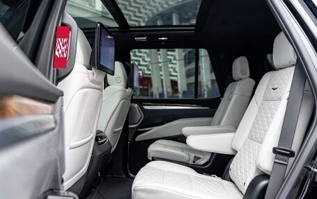 Cadillac Escalade V, 2025 год, 19 990 000 рублей, 33 фотография