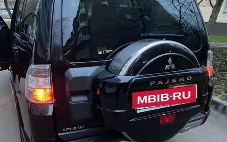 Mitsubishi Pajero IV, 2011 год, 2 250 000 рублей, 2 фотография