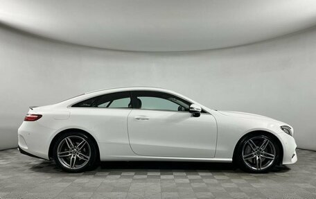 Mercedes-Benz E-Класс, 2018 год, 3 499 000 рублей, 4 фотография