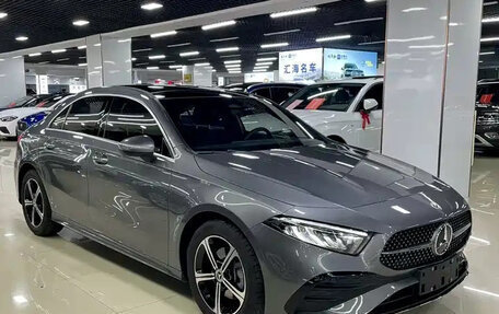 Mercedes-Benz A-Класс, 2024 год, 2 900 000 рублей, 2 фотография