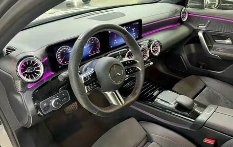 Mercedes-Benz A-Класс, 2024 год, 2 900 000 рублей, 7 фотография