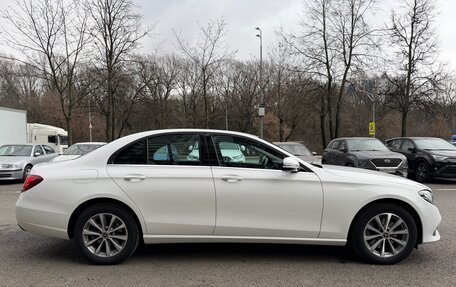 Mercedes-Benz E-Класс, 2019 год, 3 500 000 рублей, 3 фотография