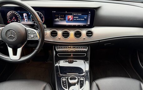 Mercedes-Benz E-Класс, 2019 год, 3 500 000 рублей, 9 фотография