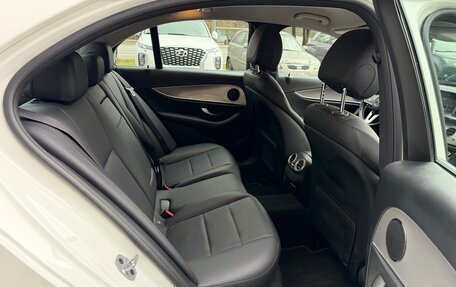 Mercedes-Benz E-Класс, 2019 год, 3 500 000 рублей, 17 фотография