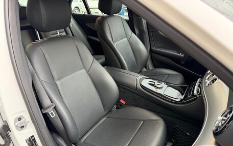 Mercedes-Benz E-Класс, 2019 год, 3 500 000 рублей, 37 фотография