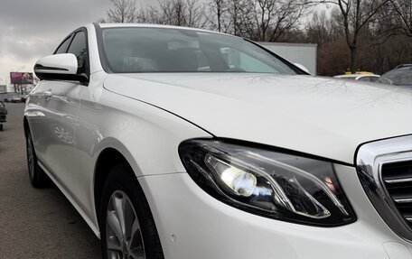 Mercedes-Benz E-Класс, 2019 год, 3 500 000 рублей, 34 фотография