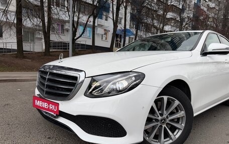 Mercedes-Benz E-Класс, 2019 год, 3 500 000 рублей, 31 фотография
