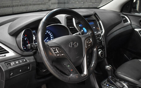 Hyundai Santa Fe III рестайлинг, 2016 год, 2 345 000 рублей, 20 фотография