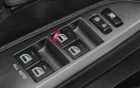 Toyota Land Cruiser 200, 2011 год, 3 100 000 рублей, 24 фотография