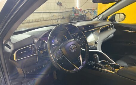 Toyota Camry, 2018 год, 2 850 000 рублей, 3 фотография