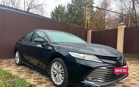 Toyota Camry, 2018 год, 2 850 000 рублей, 2 фотография