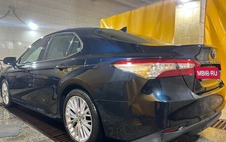Toyota Camry, 2018 год, 2 850 000 рублей, 9 фотография