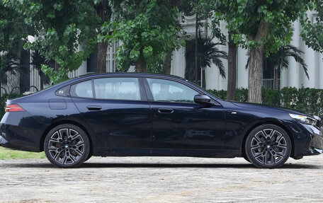 BMW 5 серия, 2025 год, 7 800 000 рублей, 4 фотография