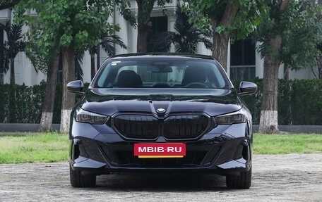 BMW 5 серия, 2025 год, 7 800 000 рублей, 2 фотография