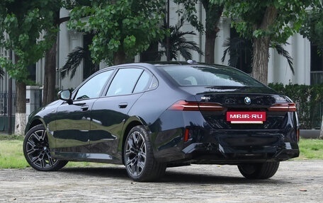 BMW 5 серия, 2025 год, 7 800 000 рублей, 6 фотография