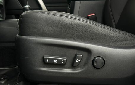 Toyota Land Cruiser Prado 150 рестайлинг 2, 2020 год, 6 400 000 рублей, 17 фотография