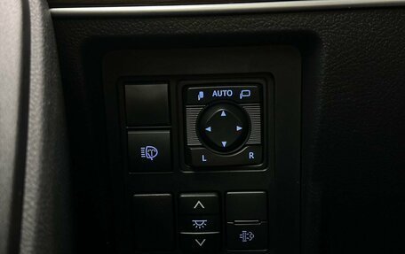 Toyota Land Cruiser Prado 150 рестайлинг 2, 2020 год, 6 400 000 рублей, 23 фотография