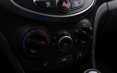 Hyundai Solaris II рестайлинг, 2015 год, 1 060 000 рублей, 16 фотография