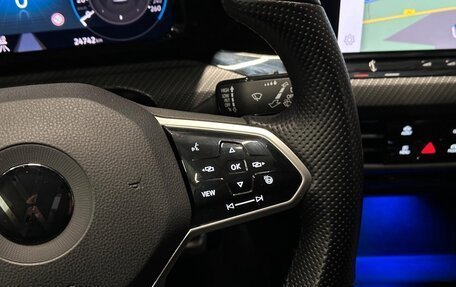 Volkswagen Golf VIII, 2022 год, 2 100 032 рублей, 17 фотография