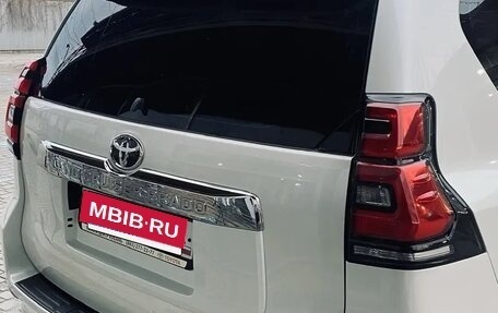 Toyota Land Cruiser Prado 150 рестайлинг 2, 2018 год, 5 700 000 рублей, 2 фотография