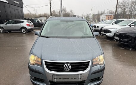 Volkswagen Touran III, 2007 год, 575 000 рублей, 2 фотография