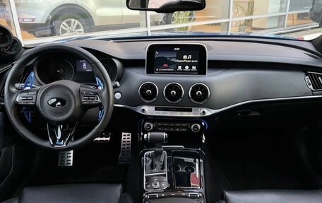 KIA Stinger I, 2018 год, 2 300 000 рублей, 5 фотография