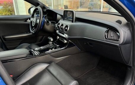 KIA Stinger I, 2018 год, 2 300 000 рублей, 10 фотография