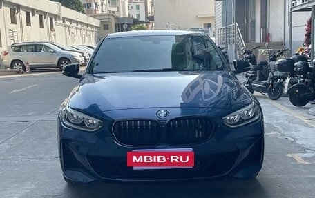 BMW 1 серия, 2022 год, 2 340 000 рублей, 2 фотография