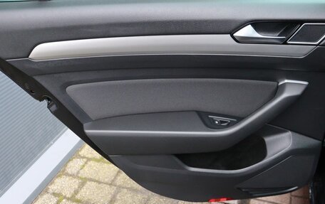 Volkswagen Passat B8 рестайлинг, 2016 год, 1 599 000 рублей, 14 фотография