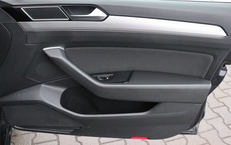 Volkswagen Passat B8 рестайлинг, 2016 год, 1 599 000 рублей, 13 фотография