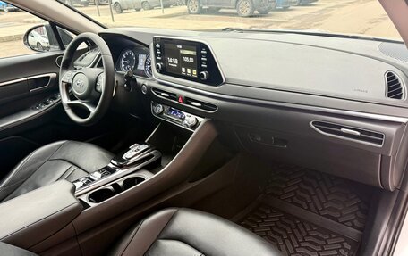 Hyundai Sonata VIII, 2021 год, 2 110 000 рублей, 12 фотография