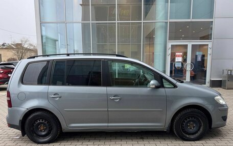 Volkswagen Touran III, 2008 год, 550 000 рублей, 3 фотография