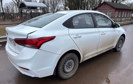 Hyundai Solaris II рестайлинг, 2017 год, 450 000 рублей, 4 фотография