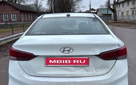 Hyundai Solaris II рестайлинг, 2017 год, 450 000 рублей, 3 фотография