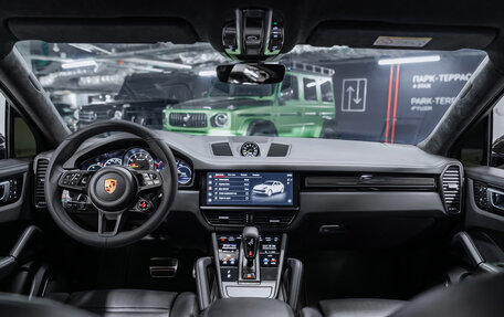 Porsche Cayenne III, 2022 год, 24 400 000 рублей, 11 фотография