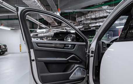 Porsche Cayenne III, 2022 год, 24 400 000 рублей, 28 фотография