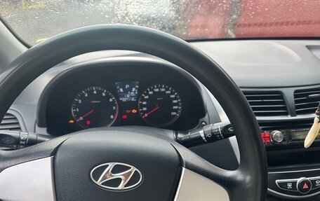 Hyundai Solaris II рестайлинг, 2011 год, 650 000 рублей, 5 фотография