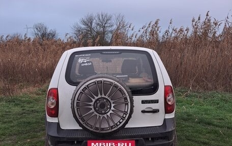 Chevrolet Niva I рестайлинг, 2019 год, 870 000 рублей, 2 фотография