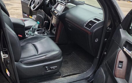 Toyota Land Cruiser Prado 150 рестайлинг 2, 2016 год, 3 500 000 рублей, 10 фотография