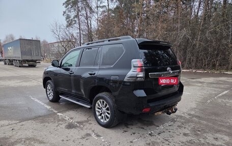 Toyota Land Cruiser Prado 150 рестайлинг 2, 2016 год, 3 500 000 рублей, 4 фотография
