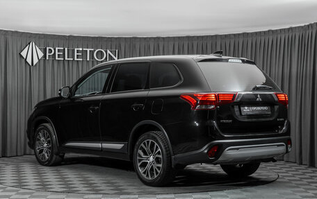 Mitsubishi Outlander III рестайлинг 3, 2018 год, 2 540 000 рублей, 13 фотография