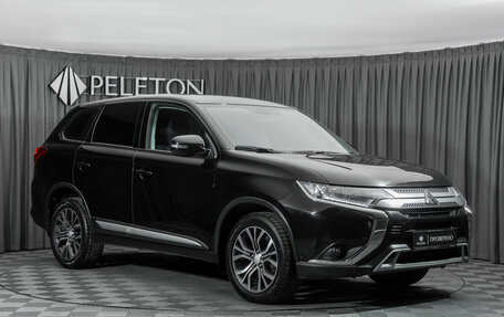 Mitsubishi Outlander III рестайлинг 3, 2018 год, 2 540 000 рублей, 12 фотография