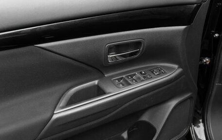 Mitsubishi Outlander III рестайлинг 3, 2018 год, 2 540 000 рублей, 22 фотография