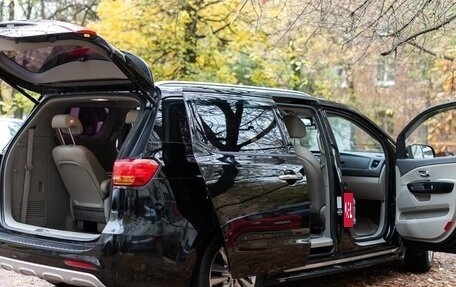 KIA Carnival III, 2017 год, 2 200 000 рублей, 11 фотография