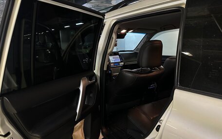 Toyota Land Cruiser Prado 150 рестайлинг 2, 2022 год, 8 500 000 рублей, 6 фотография