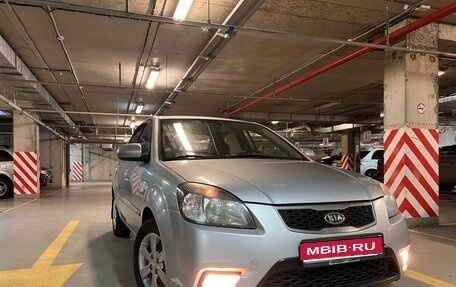KIA Rio II, 2011 год, 599 000 рублей, 1 фотография