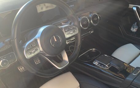 Mercedes-Benz A-Класс, 2019 год, 2 750 000 рублей, 4 фотография