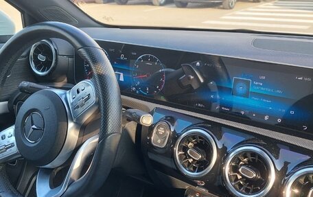 Mercedes-Benz A-Класс, 2019 год, 2 750 000 рублей, 5 фотография