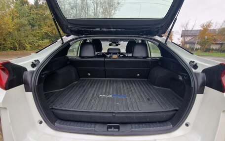 Toyota Prius IV XW50, 2020 год, 2 850 000 рублей, 14 фотография