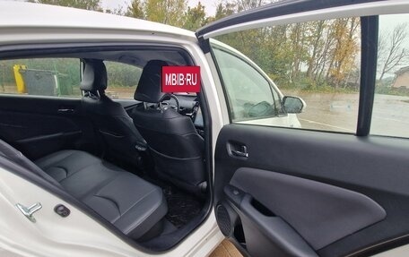 Toyota Prius IV XW50, 2020 год, 2 850 000 рублей, 15 фотография